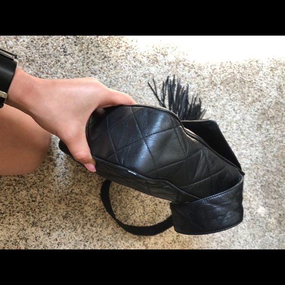 💯%authentic Lambskin vintage camera tassel Chanel - Picture 7 of 8